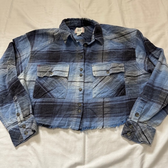 BDG Small Oversized Joey Shirt Jacket ~ Blue Plaid Button Down Cropped Raw Hem - Picture 3 of 7